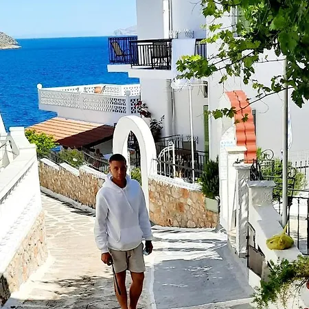 Avra Masouri